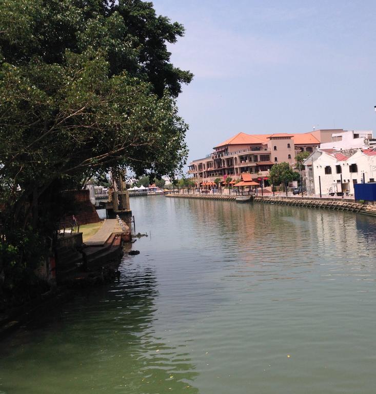 Relax & Chill At Malacca River Bagian luar foto